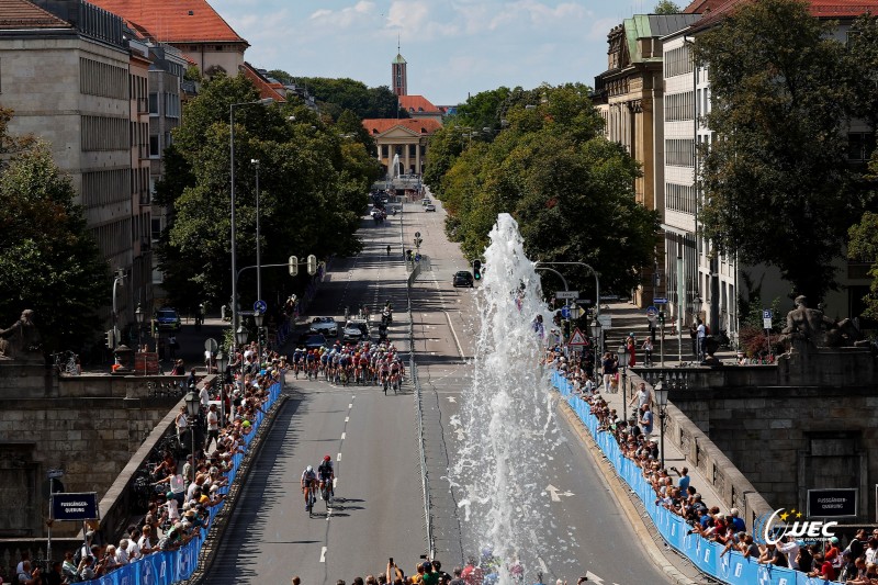 European Championships Munich 2022 - 2022 UEC Road Elite European Championships - Women's Road Race - 21/08/2022 - Scenery - Peloton - photo Luca Bettini/UEC/SprintCyclingAgency?2022